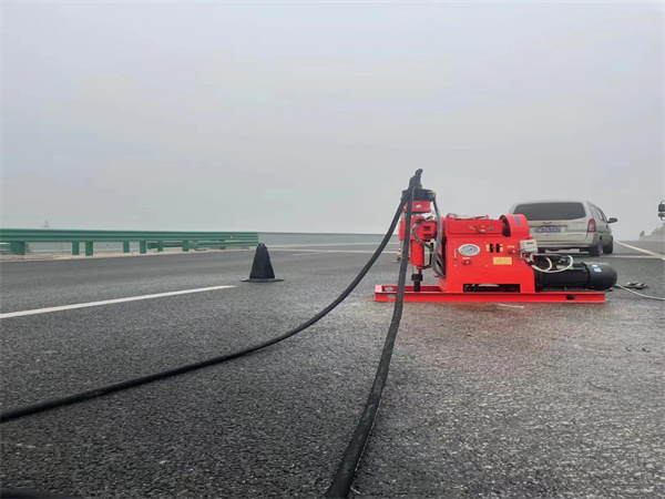 龙城马路路基路面开裂下沉注浆加固灌浆